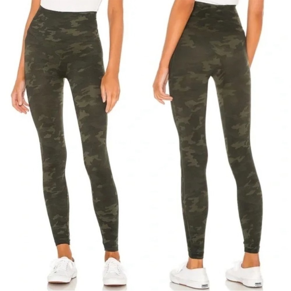 Spanx Look At Me Now Seamless High Waisted Leggings in Green Camo Size Small